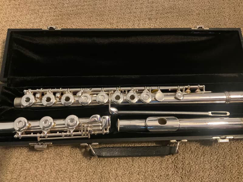 Gemeinhardt Open Hole 3B - Silverplated Flute All New Pads, Case image 1