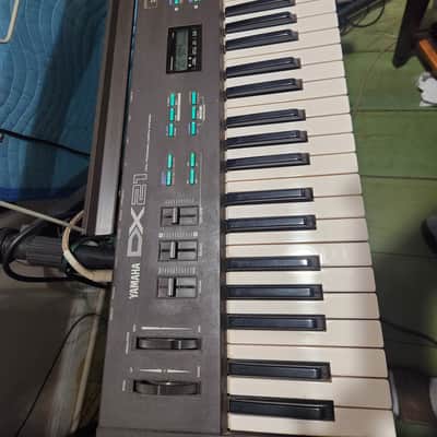 Yamaha DX21 Programmable Algorithm Synthesizer 1985 - Black