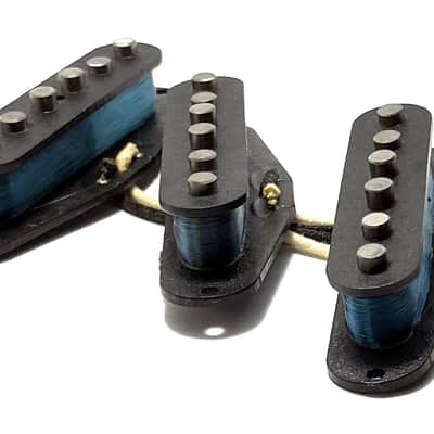 Dragonfire Blue Fire Hot Wound 9K AlNiCo 5 Single Coil SSS Pickup Set, Black Covers image 5