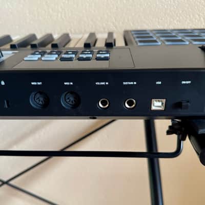 M-Audio Code 61 MIDI Keyboard Controller with Aftertouch and X/Y Pad image 6