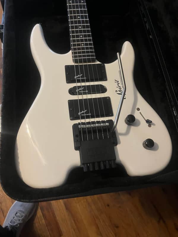 Steinberger GU Spirit 1990-2000 - White image 1