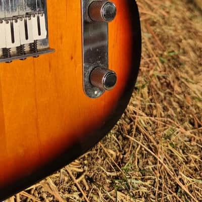 Fender American Standard Telecaster with Maple Fretboard 1998 3 Color Sunburst image 5