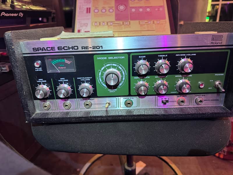 Roland RE-201 Space Echo Tape Delay / Reverb | Reverb España
