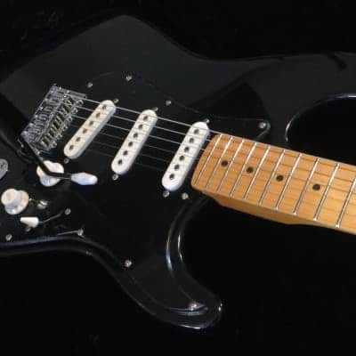 David Gilmour Black Strat-style Electric Guitar *PRICE DROP* - *w/ CUSTOM SHOP DECAL* - Excellent Condition image 20