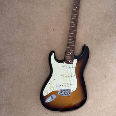 Fender Squier Stratocaster 2000 - 3 Colour Sunburst image 1