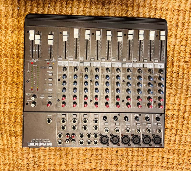 Mackie 1402VLZ4 14-Channel Mic / Line Mixer 2014 - Present - Black image 1