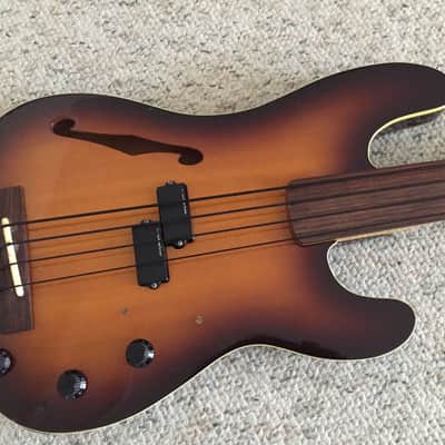 Fender A/E Precision Fretless Bass MIJ 90's image 3