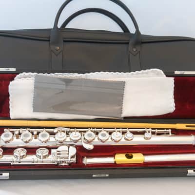 Yamaha YFL-581H (now 687H) Professional Flute All Silver Open-hole *Made in Japan *Cleaned & Serviced image 1