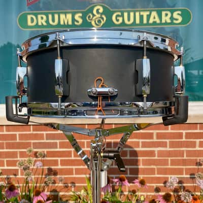 Pearl Modern Utility 5.5x14 Maple Snare Drum Satin Black MUS1455M227 image 6