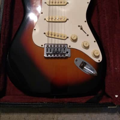 Rare Mid 80's Kramer Stratocaster Sunburst Vintage Guitar w/ original case image 2