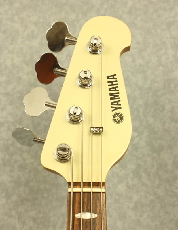 Yamaha BB414 BB Series 4-String Electric Bass in Vintage White