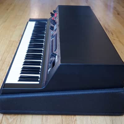 Digital Keyboards Synergy Vintage Polyphonic Synthesizer Crumar Near Mint image 7