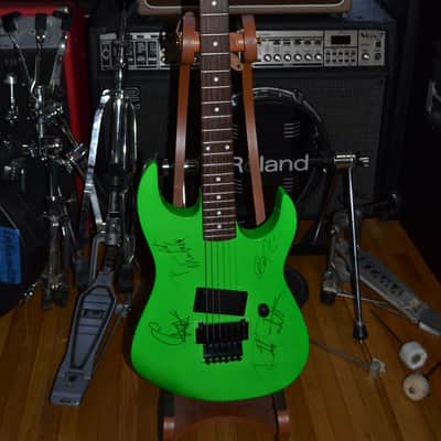 BC Rich Gunslinger 1989-92 Green(owned and signed by the band! image 1