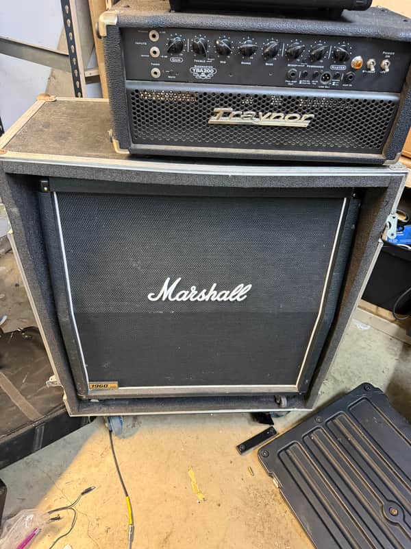 Marshall 1960A Lead 300-Watt 4x12" Angled Guitar Speaker Cabinet in rolling aluminum road case image 1