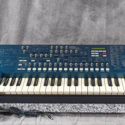 KORG MS2000 Analog Modeling Synthesizer in Very Good Condition.