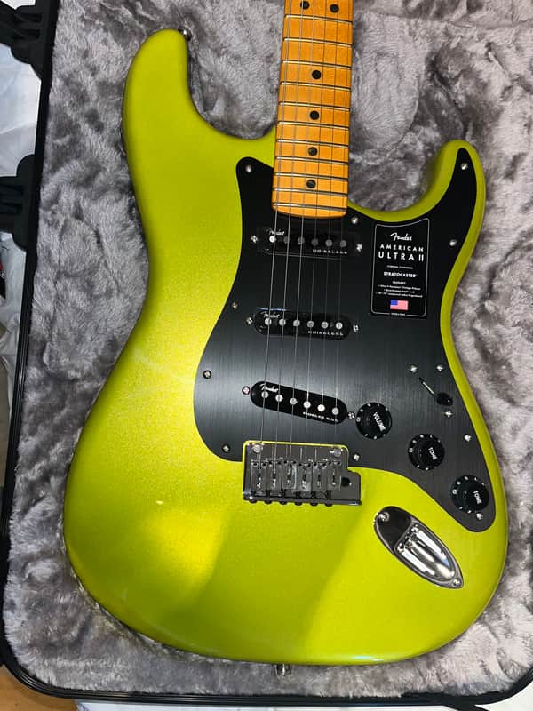 Fender American Ultra II Stratocaster with Maple Fretboard 2024 - Present - Solar Flare
