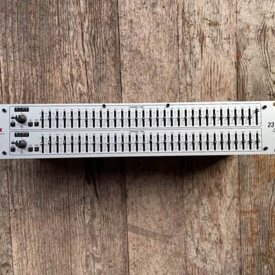 dbx 231s Dual 31-Band Graphic Equalizer - Rackmount 2U 2009 - Present - Silver image 1