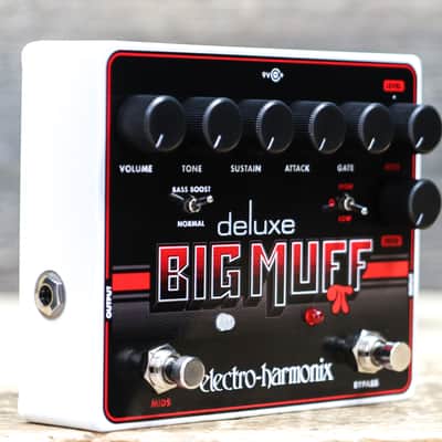 Electro-Harmonix Deluxe Big Muff Pi Fuzz with Foot-Switchable Mids Effect Pedal image 3