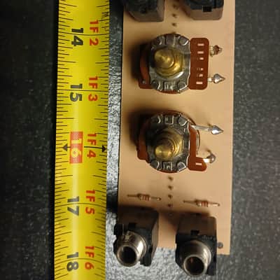 Peavey Combo 300 front circuit board 1985 - Yellow image 5