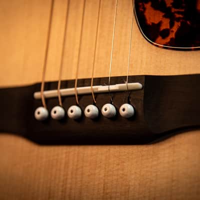 Larrivée OMV-40 with Mahogany, Sitka Spruce & L.R. Baggs Stagepro Element Pickup image 4