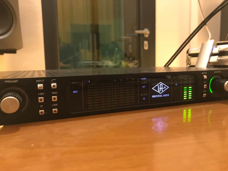 Universal Audio Apollo 8 QUAD Thunderbolt 2 - Black image 1