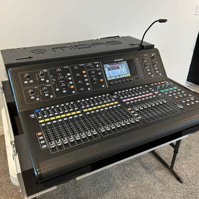 Midas M32 LIVE 40-Channel Digital Console image 2