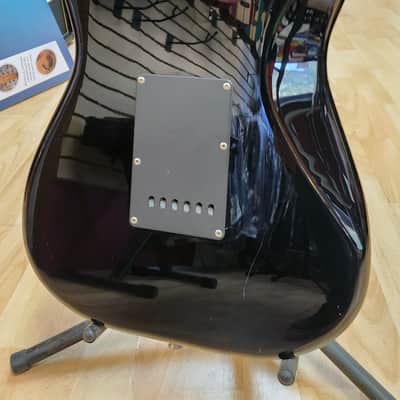 1986 Fender Squier '57 Reissue Stratocaster - Black image 5