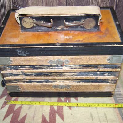Unbranded Vintage German Concertina/Squeeze Box, 1960? image 2