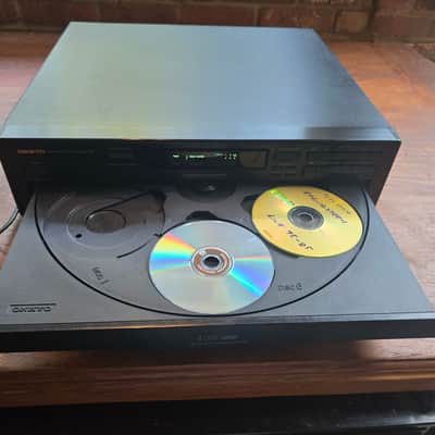 Onkyo DX-C330 6 disc CD player March 1996 - Black image 15