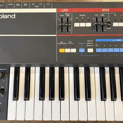Roland Juno-106 61-Key Programmable Polyphonic Analog Synthesizer Keyboard image 2