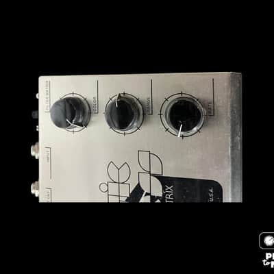 Electro-Harmonix Deluxe Electric Mistress Reissue with Power Cord 1999 - 2007 - Silver / Black - X15395 image 3
