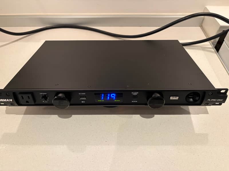 Furman PL-PRO DMC Power Conditioner with Voltmeter/Ammeter 2010s - Black image 1