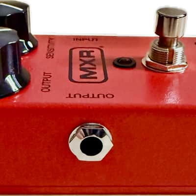 MXR M102 Dyna Comp 1995 - Present - Red image 4