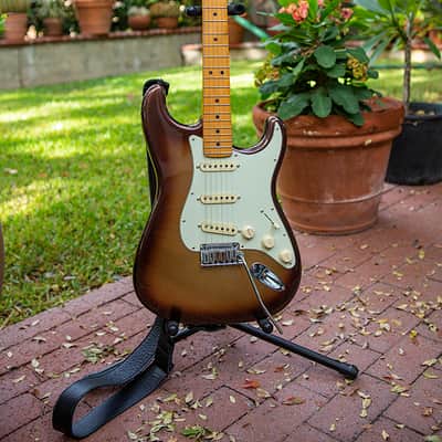 Fender Ultra Stratocaster 2022 - Mocha Burst image 2