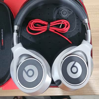 Beats by Dre Executive 2010-2025 - Silver/Red image 9