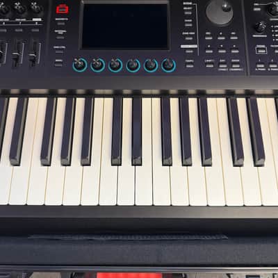 Roland FANTOM-08 Synthesizer Workstation 88 Key Keyboard with Gator Case - Pre Owned image 4