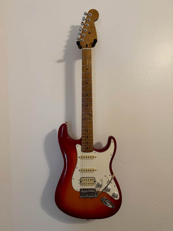 Fender Player II Stratocaster HSS 2024 - Aged Cherry Burst, Chambered Body image 1