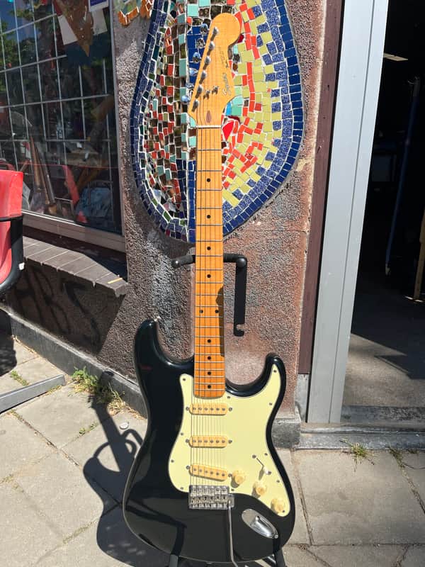 Squier Stratocaster MIJ 1985 - Black image 1