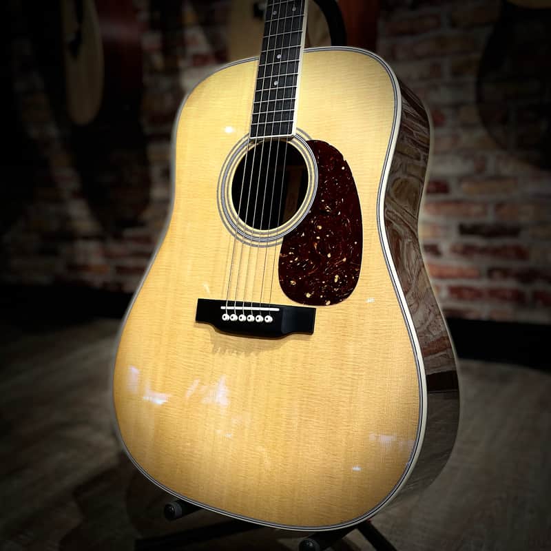 Martin D-35 Natural image 1