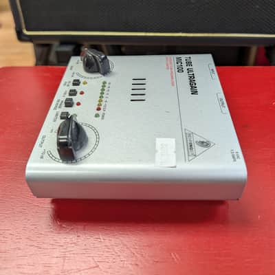 Behringer Tube Ultragain MIC100 Vacuum Tube Preamp with Limiter 2011 - Present - Standard image 8