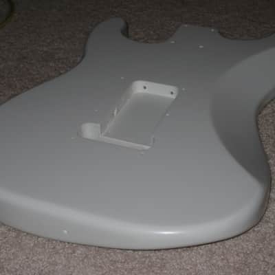 Fender MIM Strat body image 6