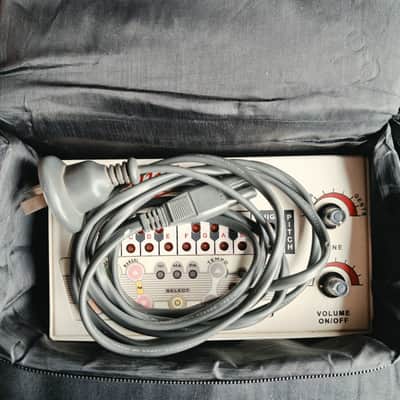 Raagini Electronic Tanpura Digital Drone Unit w/ Bag image 9