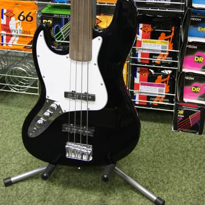 Johnson left handed fretless bass guitar in black image 9