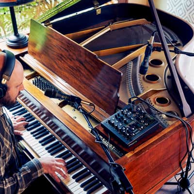 Mackie Performer Bundle image 2