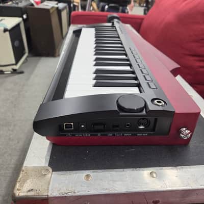 Korg RK100S 37-Key Keytar with Case- Red / Black image 5