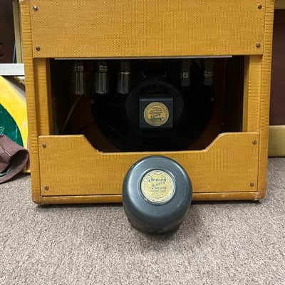 Fender Vintage Deluxe Amp 1948 Guitar Combo - Local Pickup Only! image 3