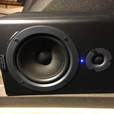 Monoprice 605 500 PRO AUDIO SERIES Powered Monitor 2015 black image 1
