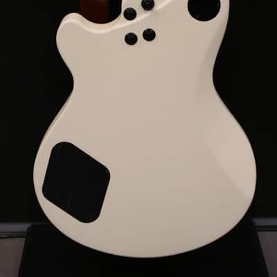 EVH SA-126 Standard Rosewood Fingerboard, Vintage Satin White image 6