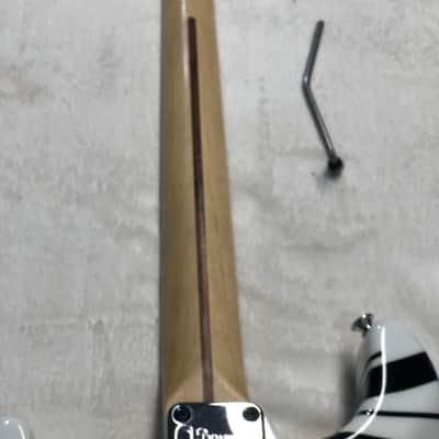 Charvel EVH Art Series 2004 - 2007 - Black / White image 8