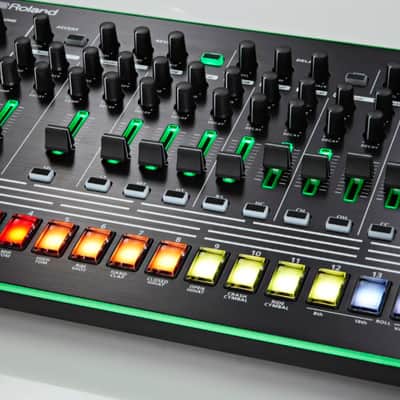 Roland AIRA TR-8 Rhythm Performer Drum Machine 2014 - Present - Black